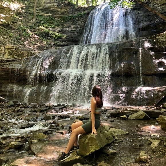 Meet your Posher, Leili - Picture 1 of 1